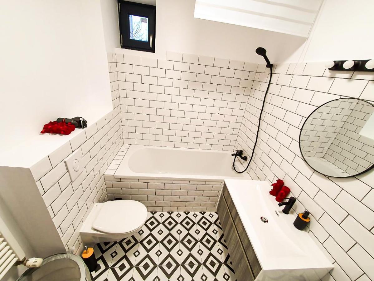 Apartament Urban Retreat: Industrial Chic 1Br Ap - Heart Of Bukareszt Zewnętrze zdjęcie